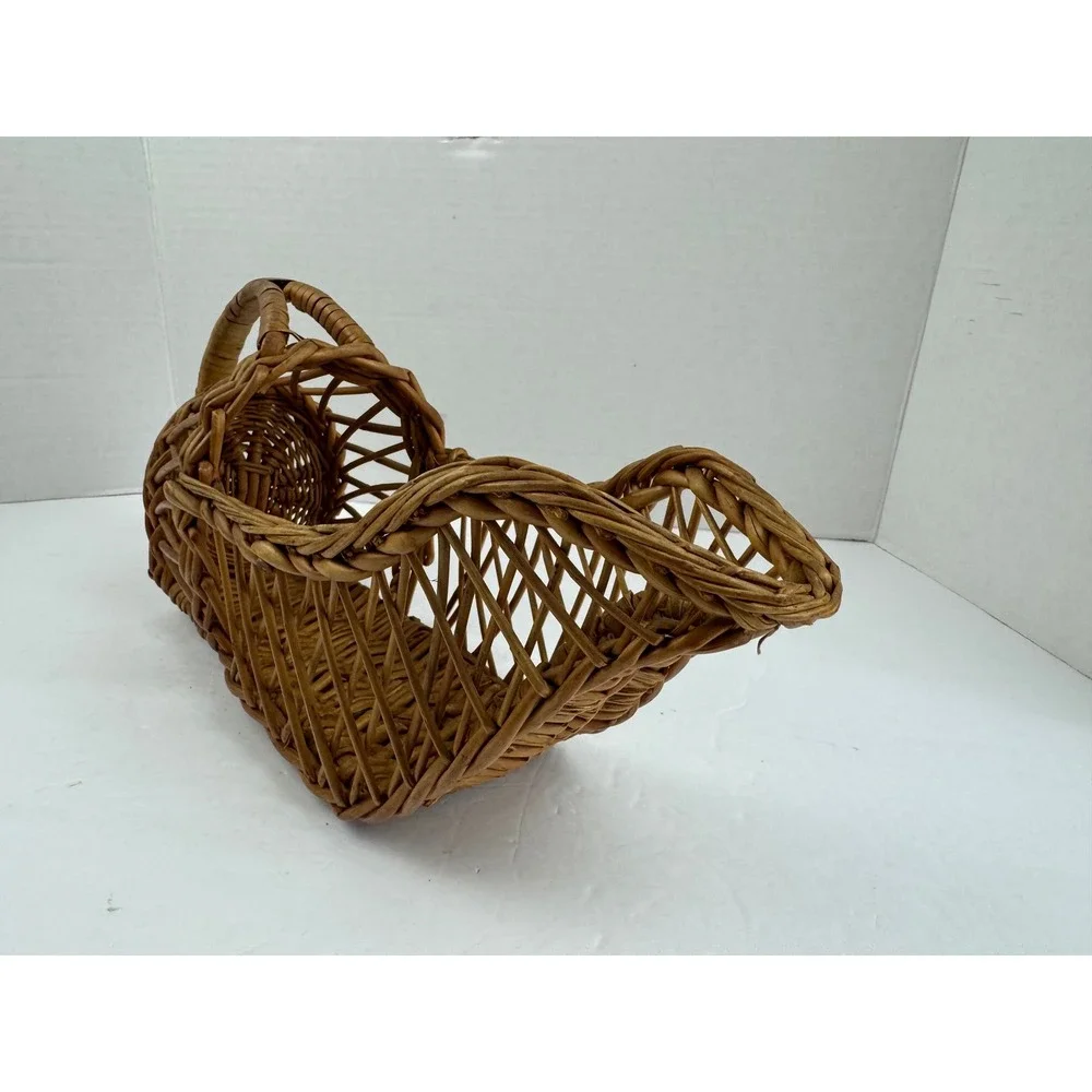 Vintage Woven Wicker Wine Bottle Cradle Rattan Pourer Basket Rustic Home Decor